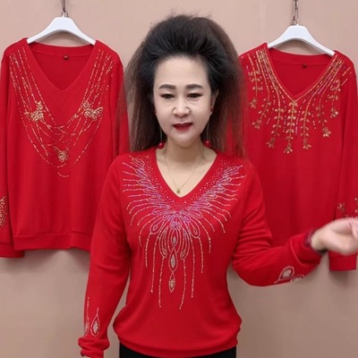 2026新年款洋气加肥加大码红色本命年重工v领烫钻洋气打底衫女潮