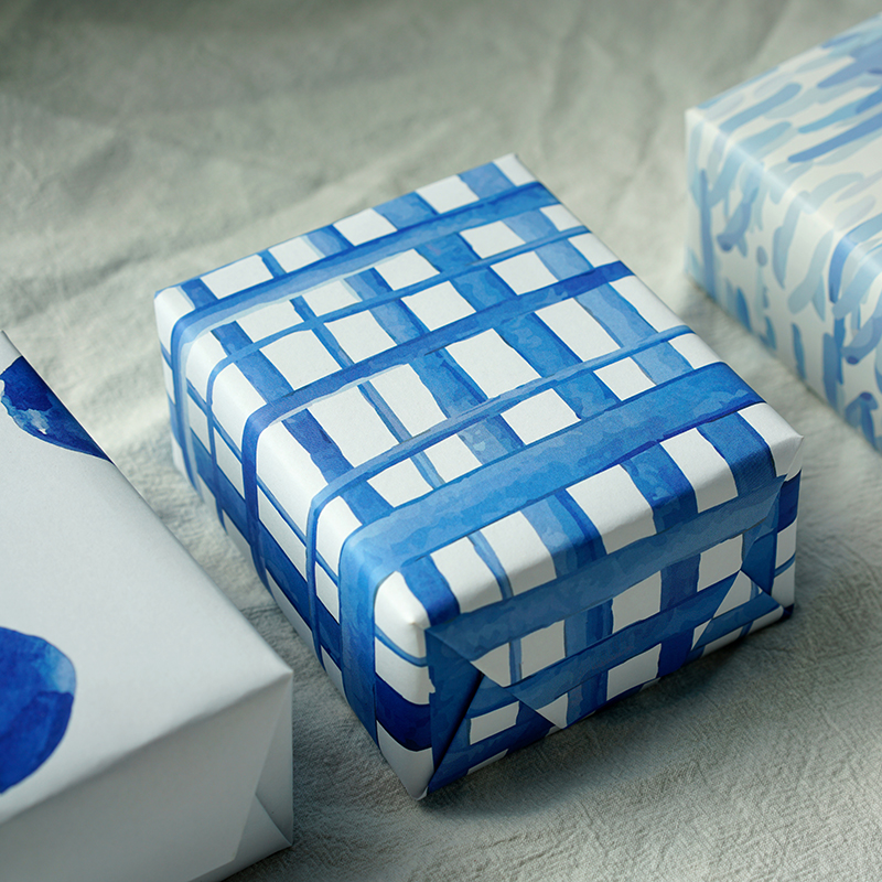 蓝白系水彩波点网格包书纸礼物包装纸礼品纸生日礼物包装-封面
