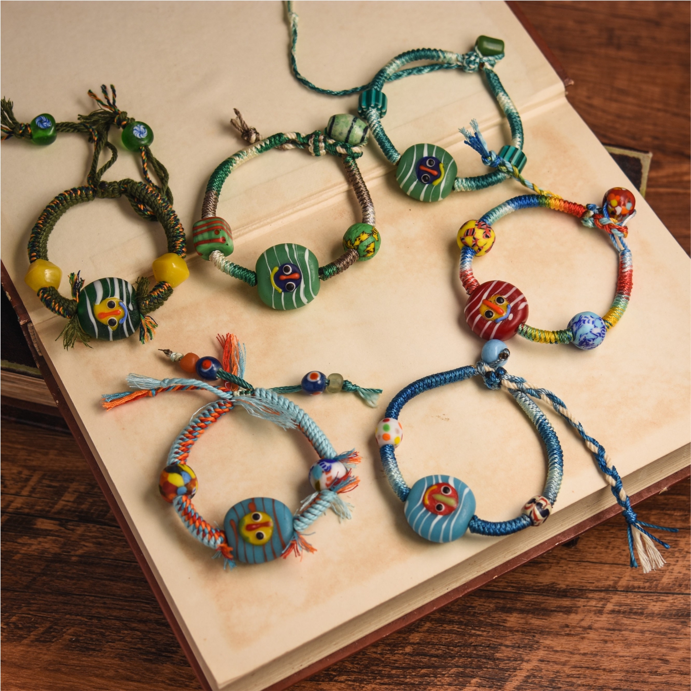 进口绝美手链时时闻彩色琉璃