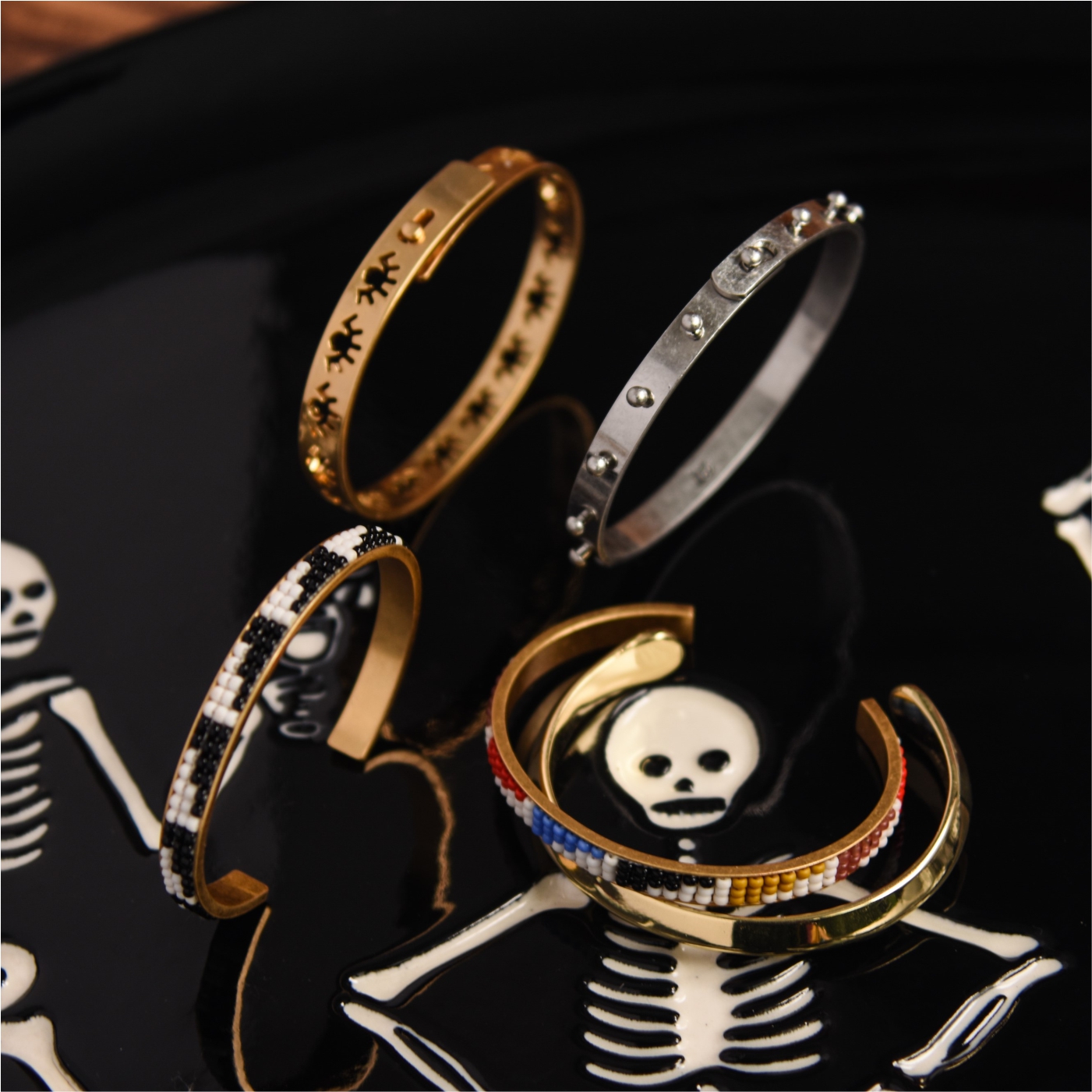 坐酌泠泠水，看煎瑟瑟尘。M家打标黄铜简约设计感手镯孤品