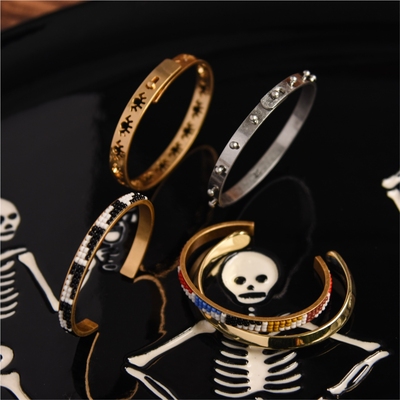 坐酌泠泠水，看煎瑟瑟尘。M家打标黄铜简约设计感手镯孤品