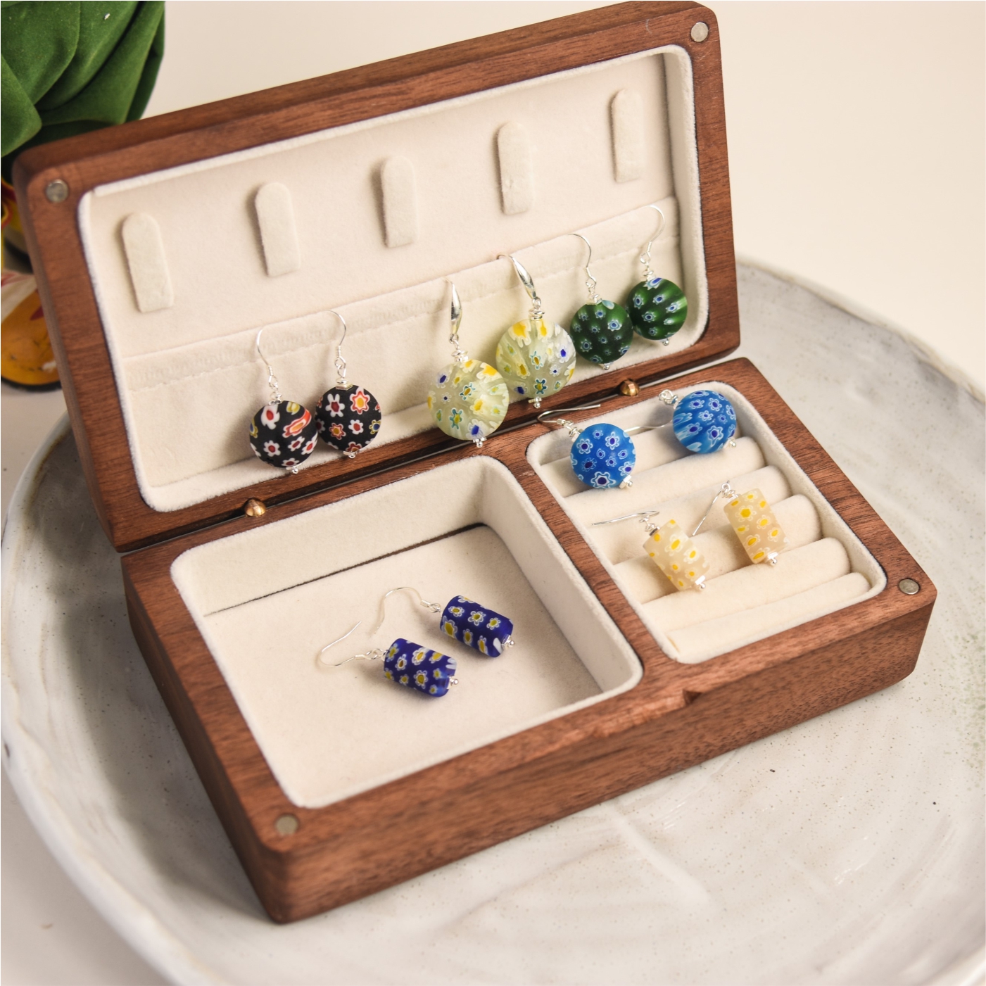 日暮秋风起,萧萧枫树林。手工琉璃小雏菊耳环2024新款爆款高级感