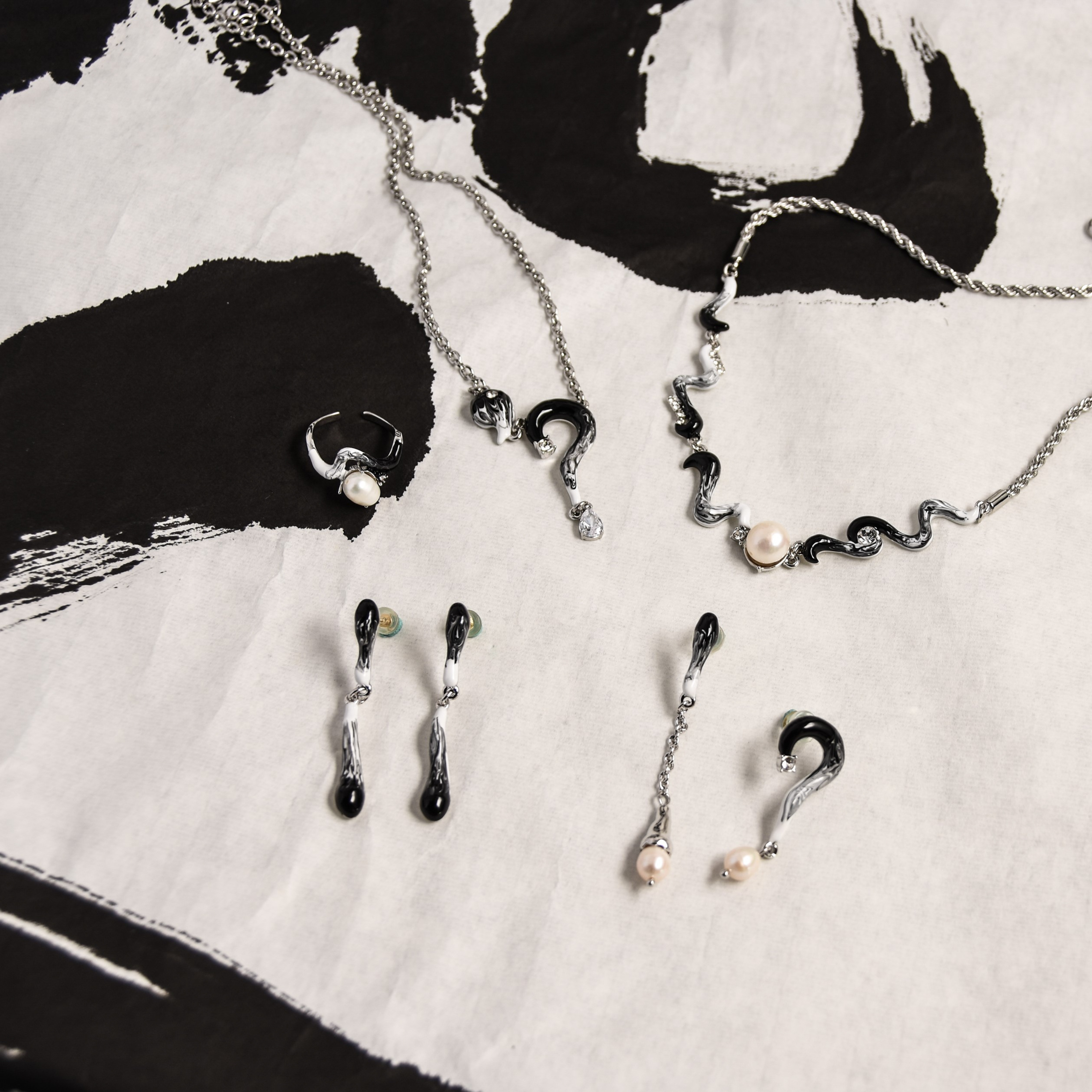 珐琅手绘山水项链耳环套装