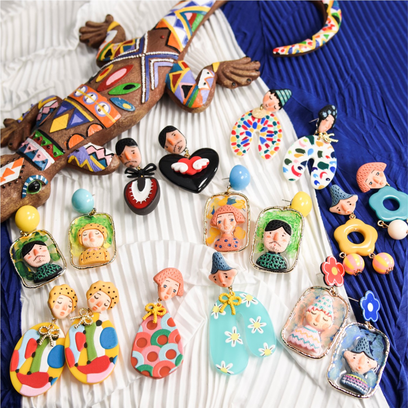 手绘不对称童趣风耳环