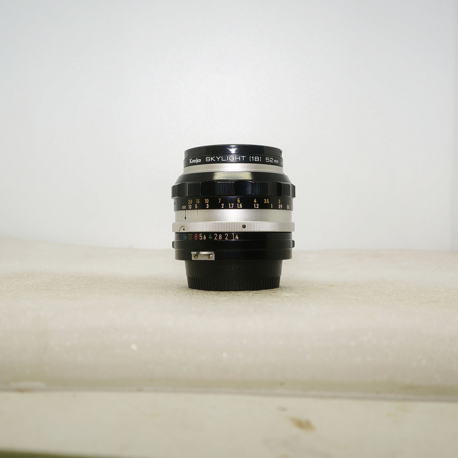 尼康微单人像镜头定焦300克