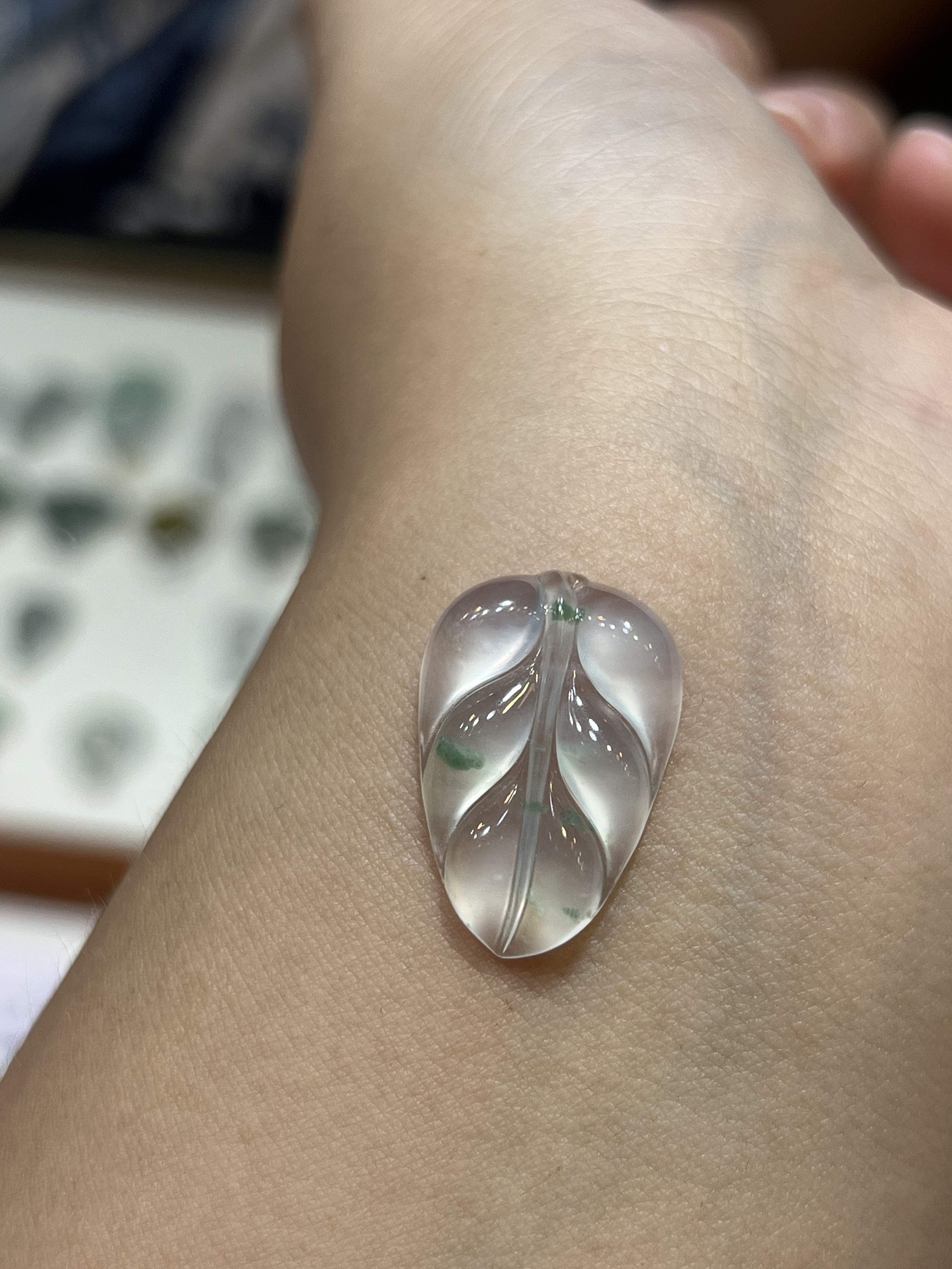 天然缅甸翡翠A货高冰种飘花叶子金枝玉叶吊坠挂件项坠裸石