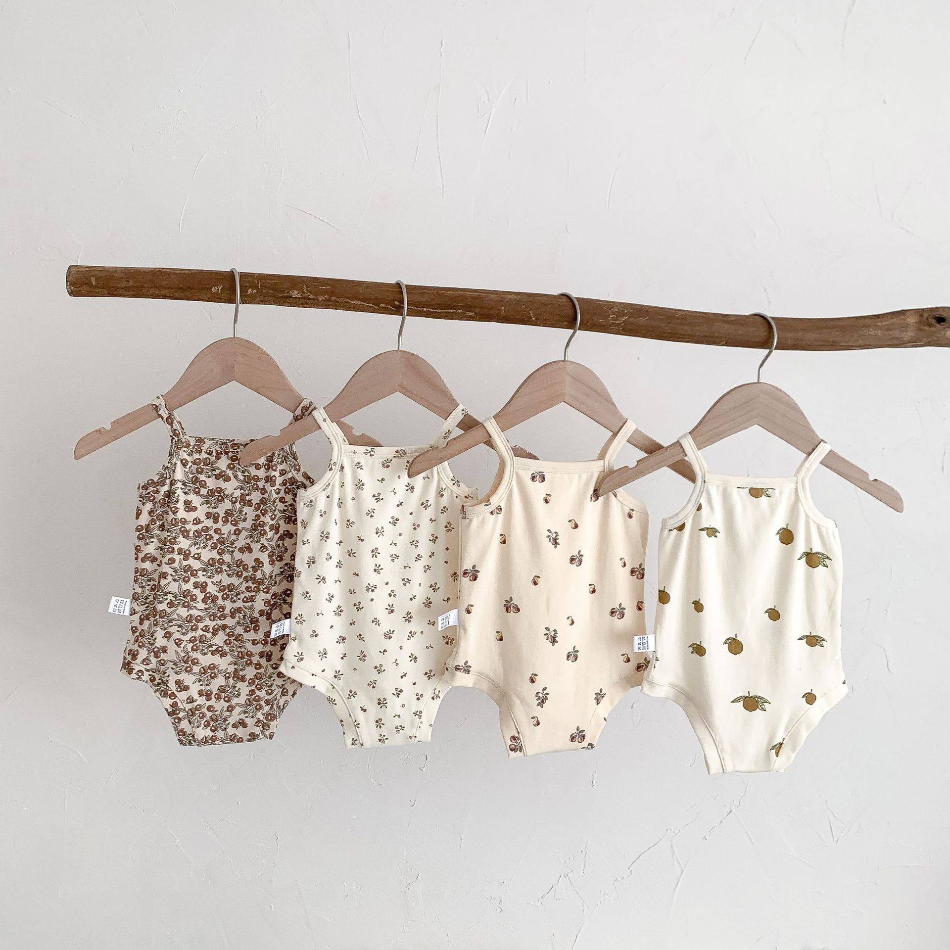 婴儿吊带包屁衣三角哈衣爬爬服男女宝宝小背心无袖外出连体衣夏装