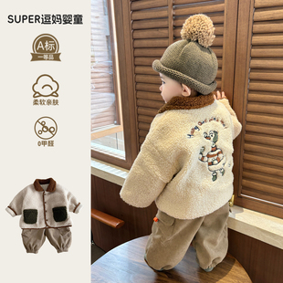 宝宝外套冬装小月龄婴儿衣服可爱超萌洋气婴幼儿双面穿加厚保暖衣