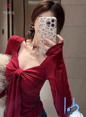甜辣妹风小众蝴蝶结V领红色T恤女装春季修身显瘦短款长袖打底上衣