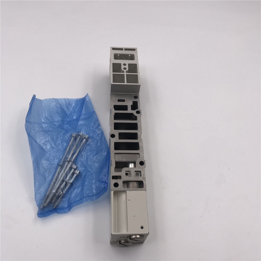 SMC电磁阀VVQ4000-20A-1 实拍