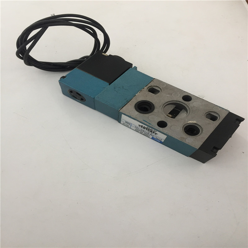 MAC电磁阀811C-PM-611BA-123+PME-611BAAA 24VDC 功能完好 现货