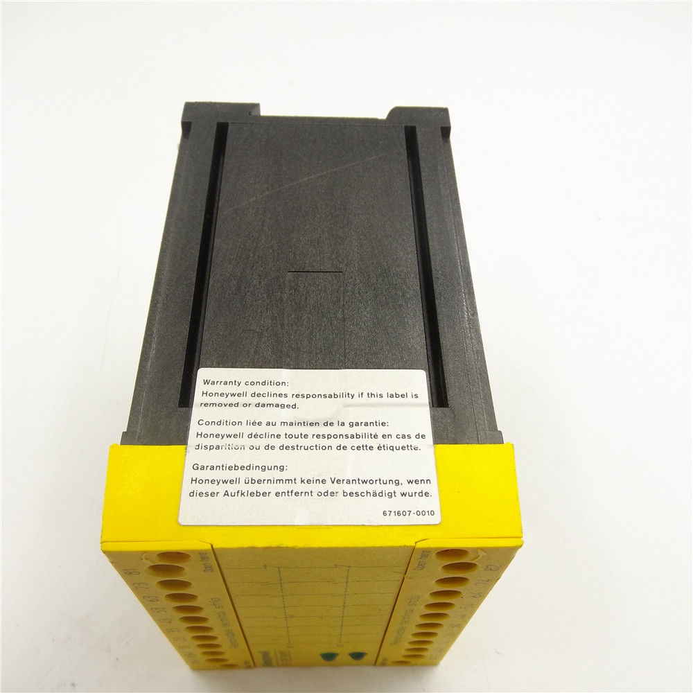 霍尼韦尔安全继电器FF-SRE30812  实拍