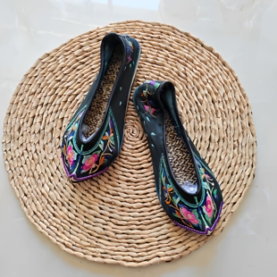 35码民族风满花缎面老绣鞋古风国风绣鞋云南绣花布鞋收藏女鞋单鞋