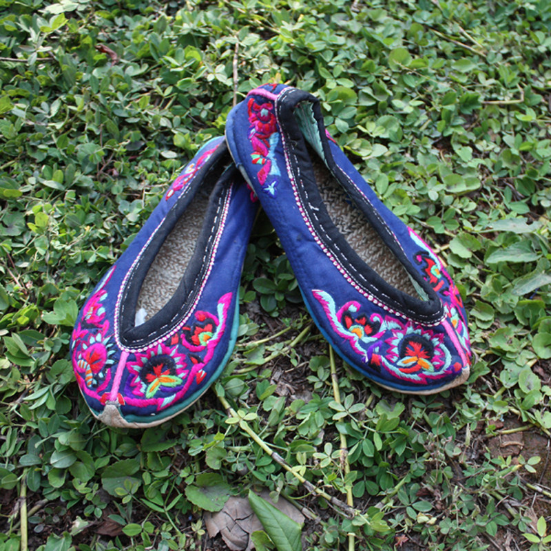 纯手工尖头厚底翘头收藏孤品绣花鞋刺绣女鞋千层底彝族鞋35码微小