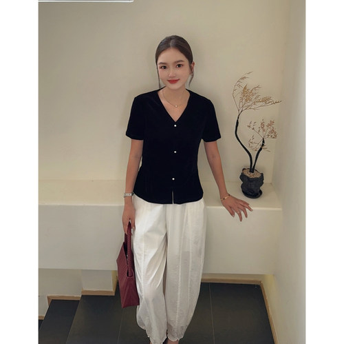 MISS RUILI定制   新款赫本风V领珍珠扣丝绒衬衫荷叶边短袖F2394