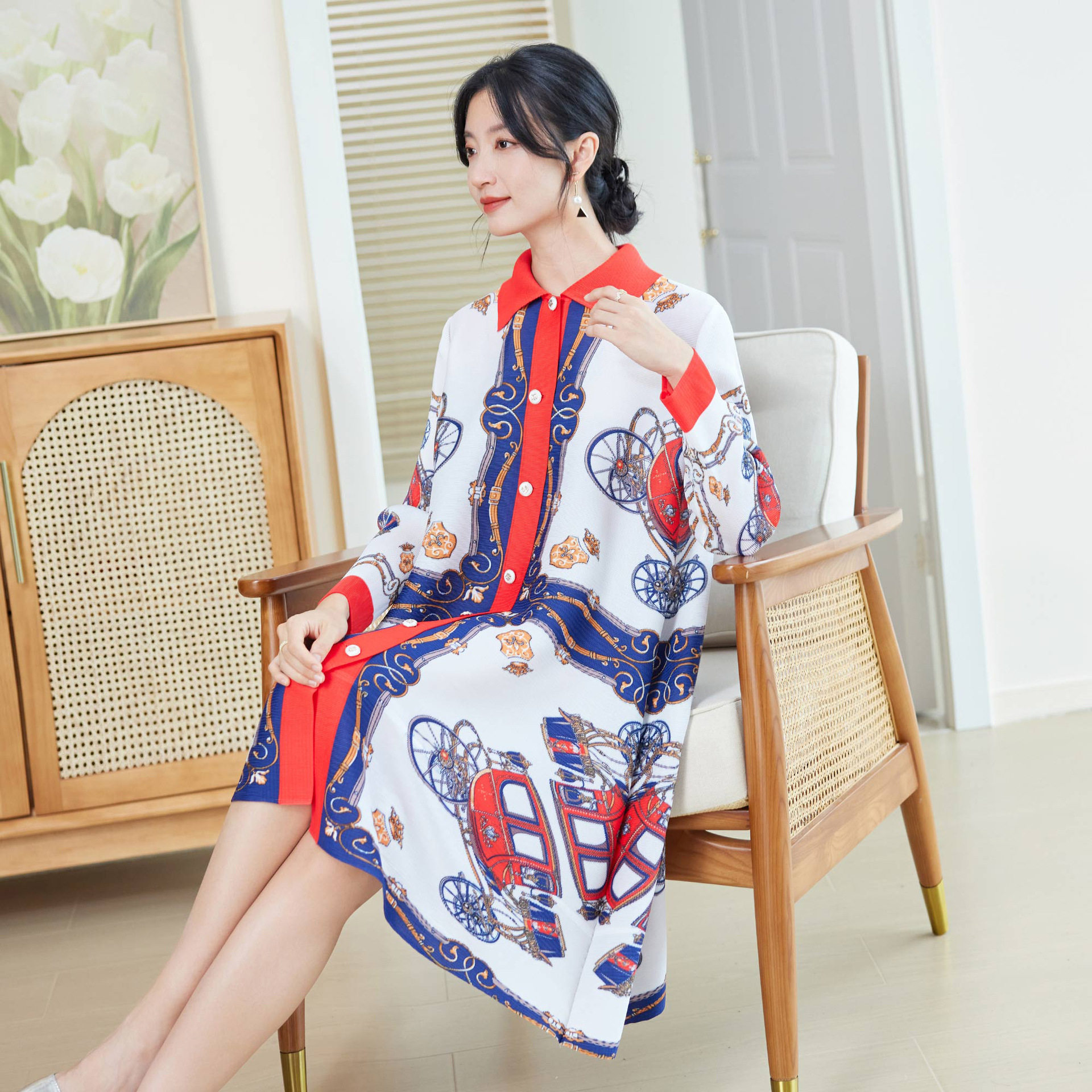 连衣裙新款2025春装气质时尚法式优雅印花妈妈宽松大码褶皱衬衫裙