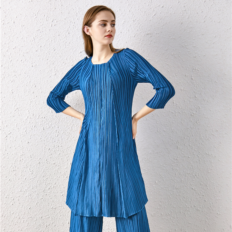 时尚贵夫人褶皱连衣裙圆领大码