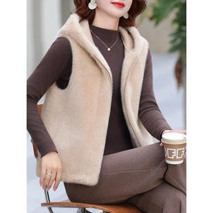 彷貂毛马甲女款秋冬季皮毛一体皮草中年妈妈马夹背心短款连帽外套