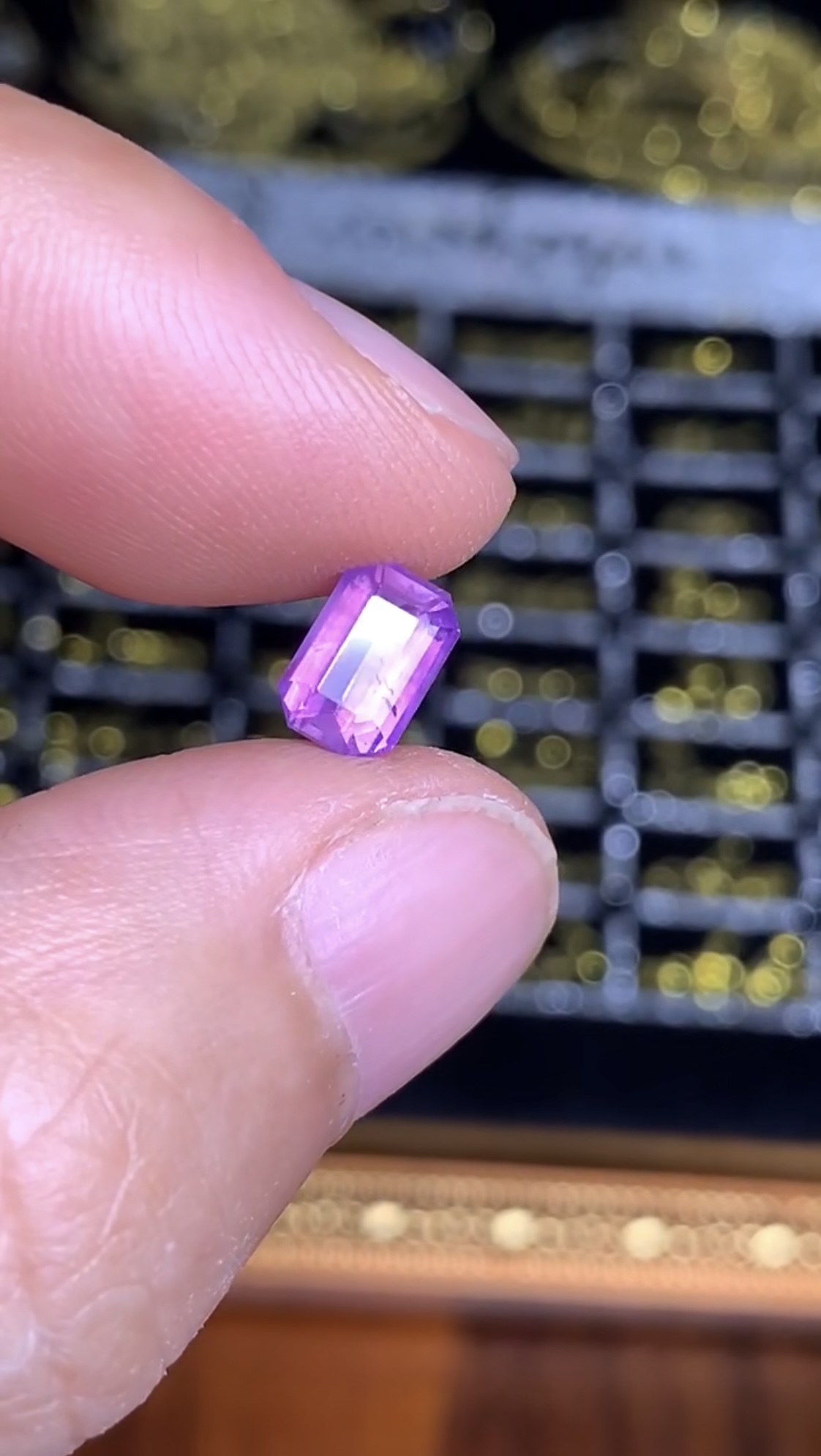 1.51克拉 斯里兰卡天然无烧梦幻薰衣草紫色蓝宝石（1126）