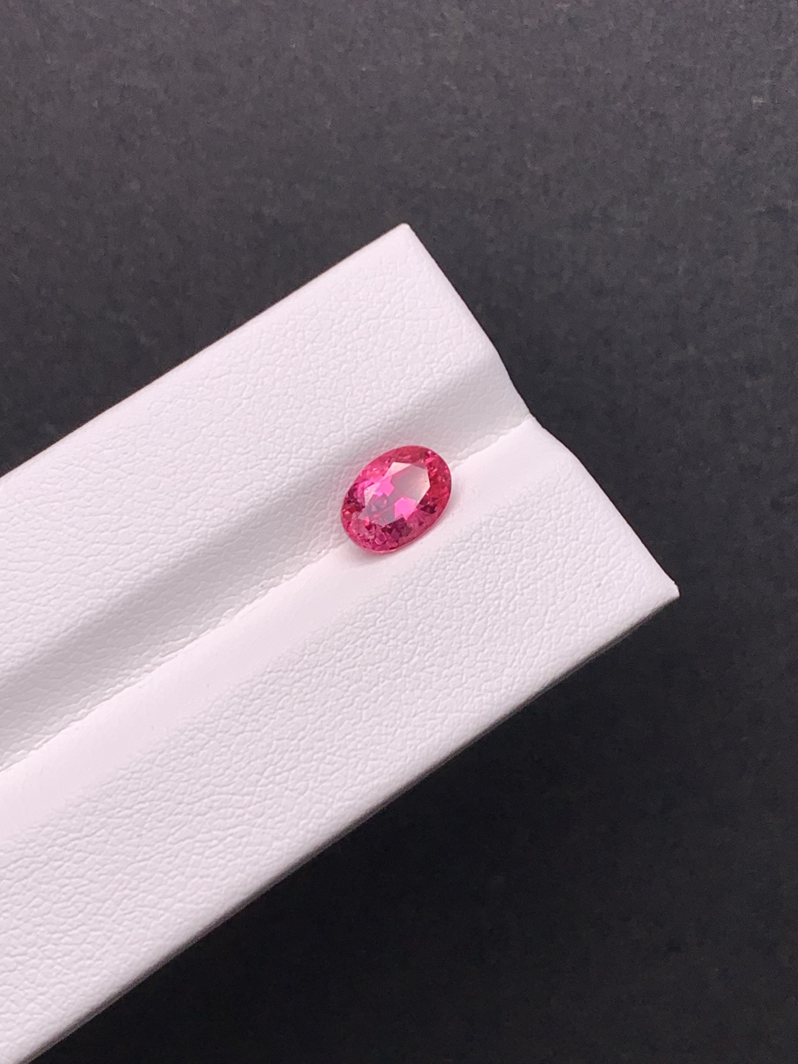 1.26克拉坦桑尼亚天然无烧马亨盖尖晶石 热粉（1122）