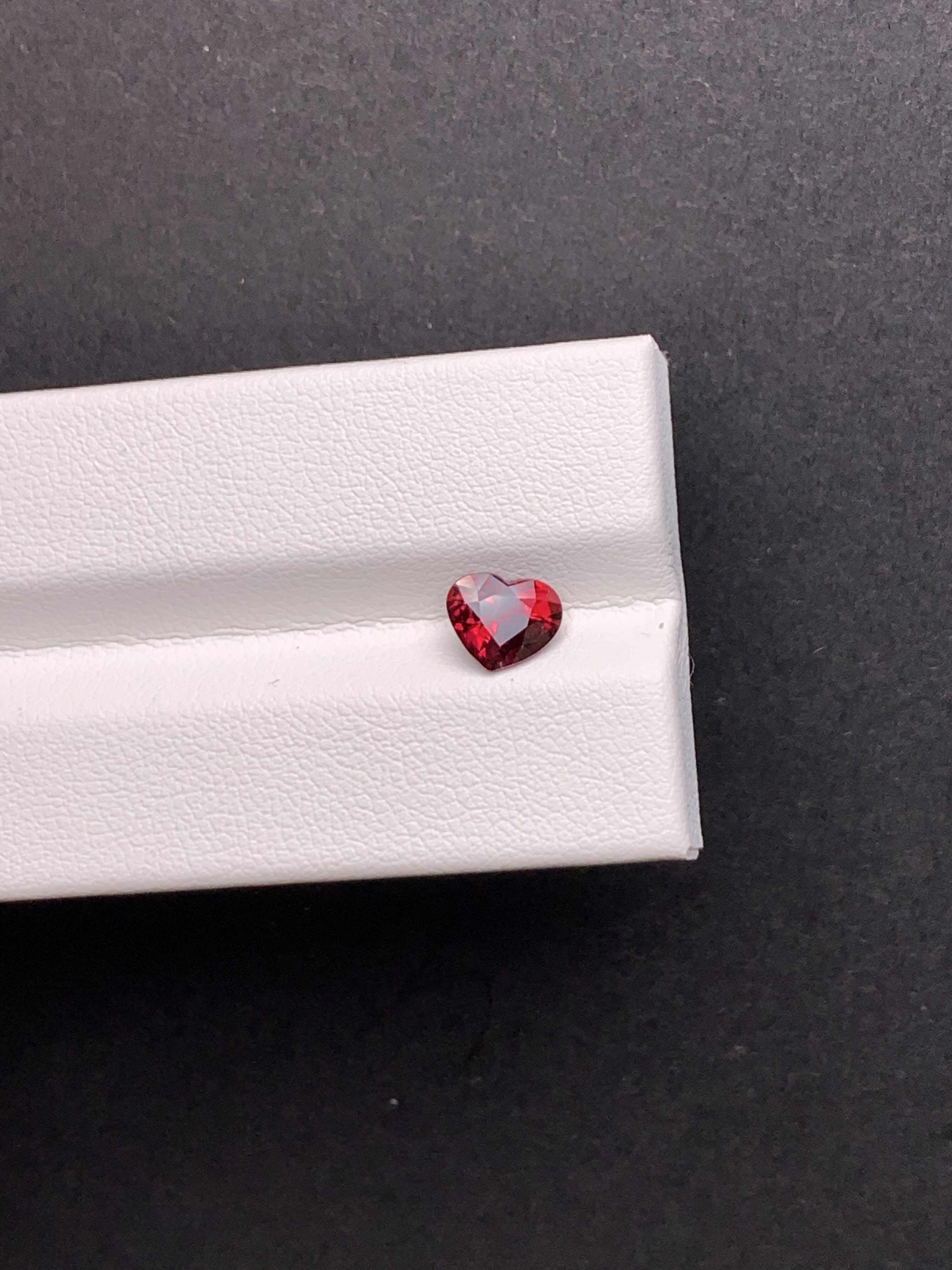 1.18克拉 莫桑比克天然无烧鸽血红宝石 （1121）