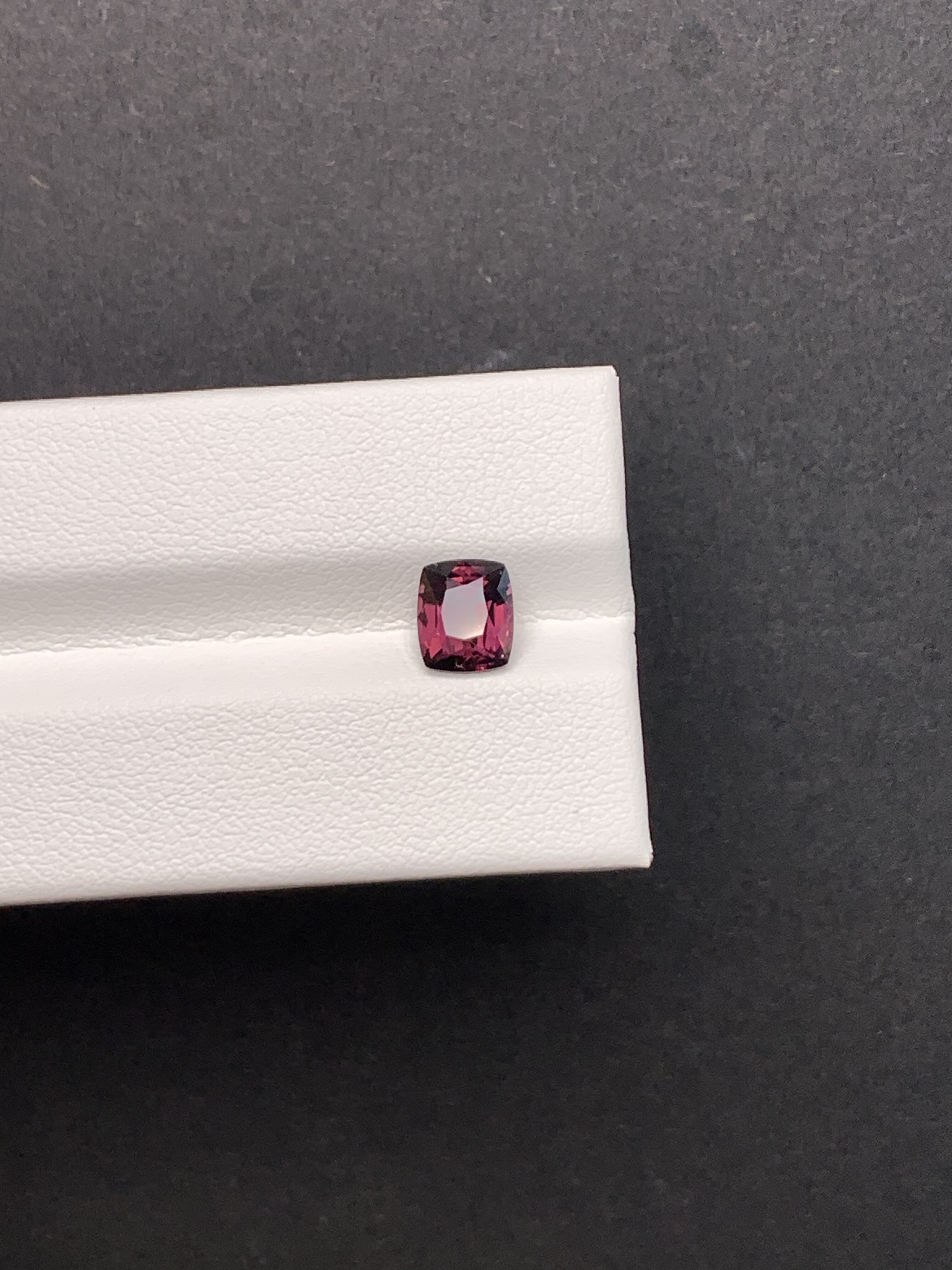 1.34克拉 天然无烧玫瑰紫尖晶石（1123）