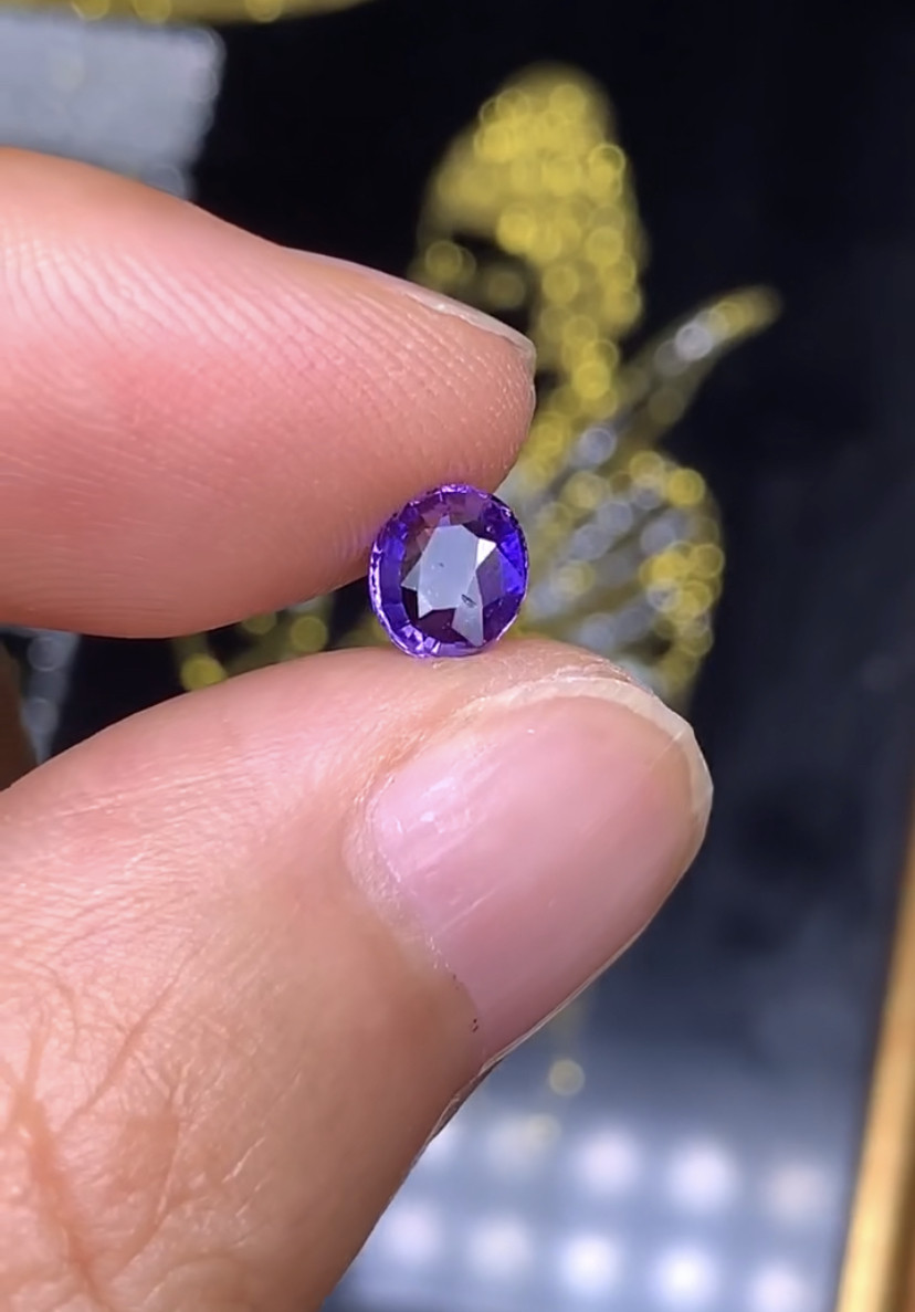 微瑕特价 1.01克拉 斯里兰卡天然无烧薰衣草紫色蓝宝石 （1209）