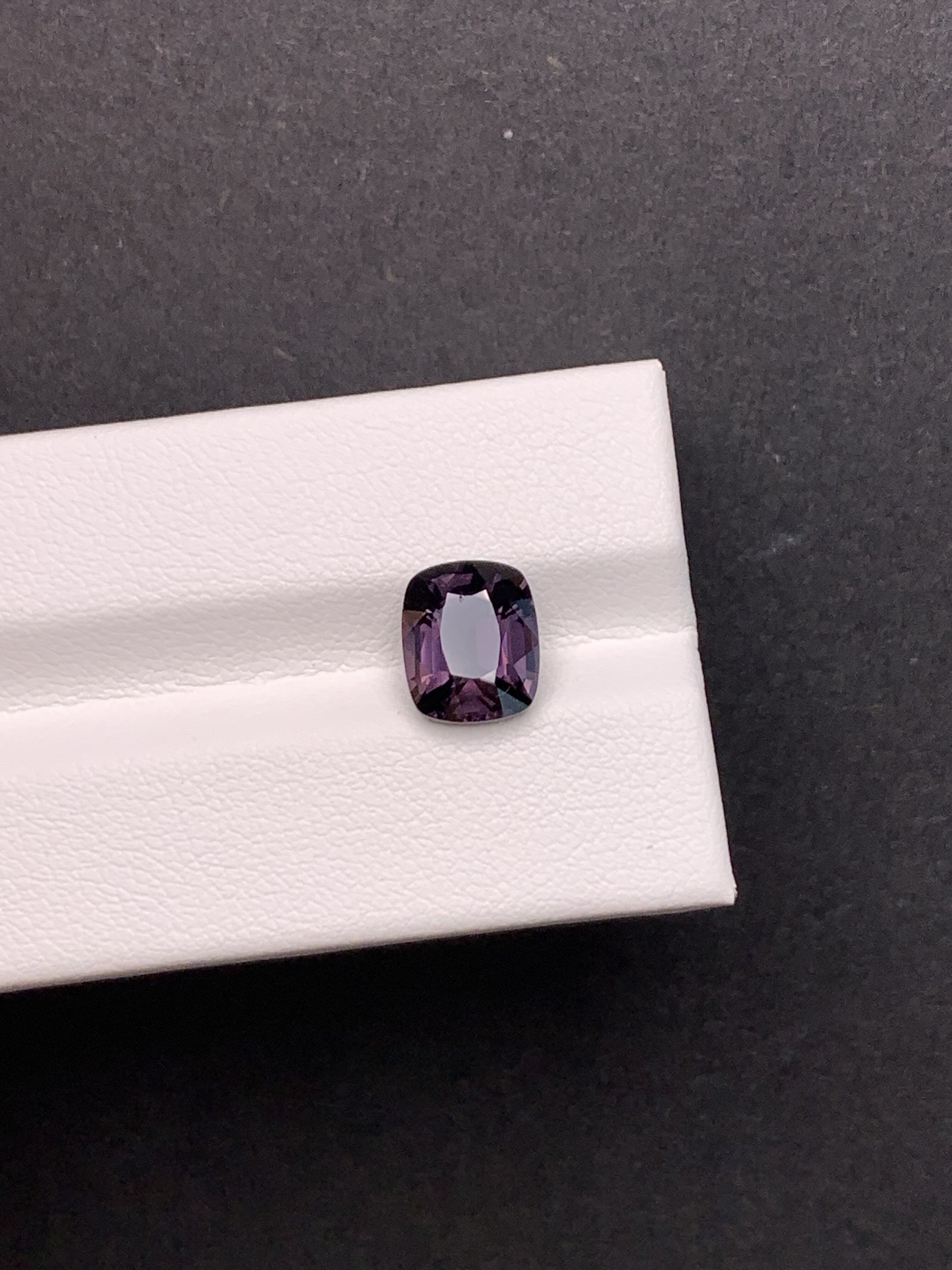 2.69克拉 缅甸天然无烧尖晶石 神秘紫黑色 颜色浓郁（1123）