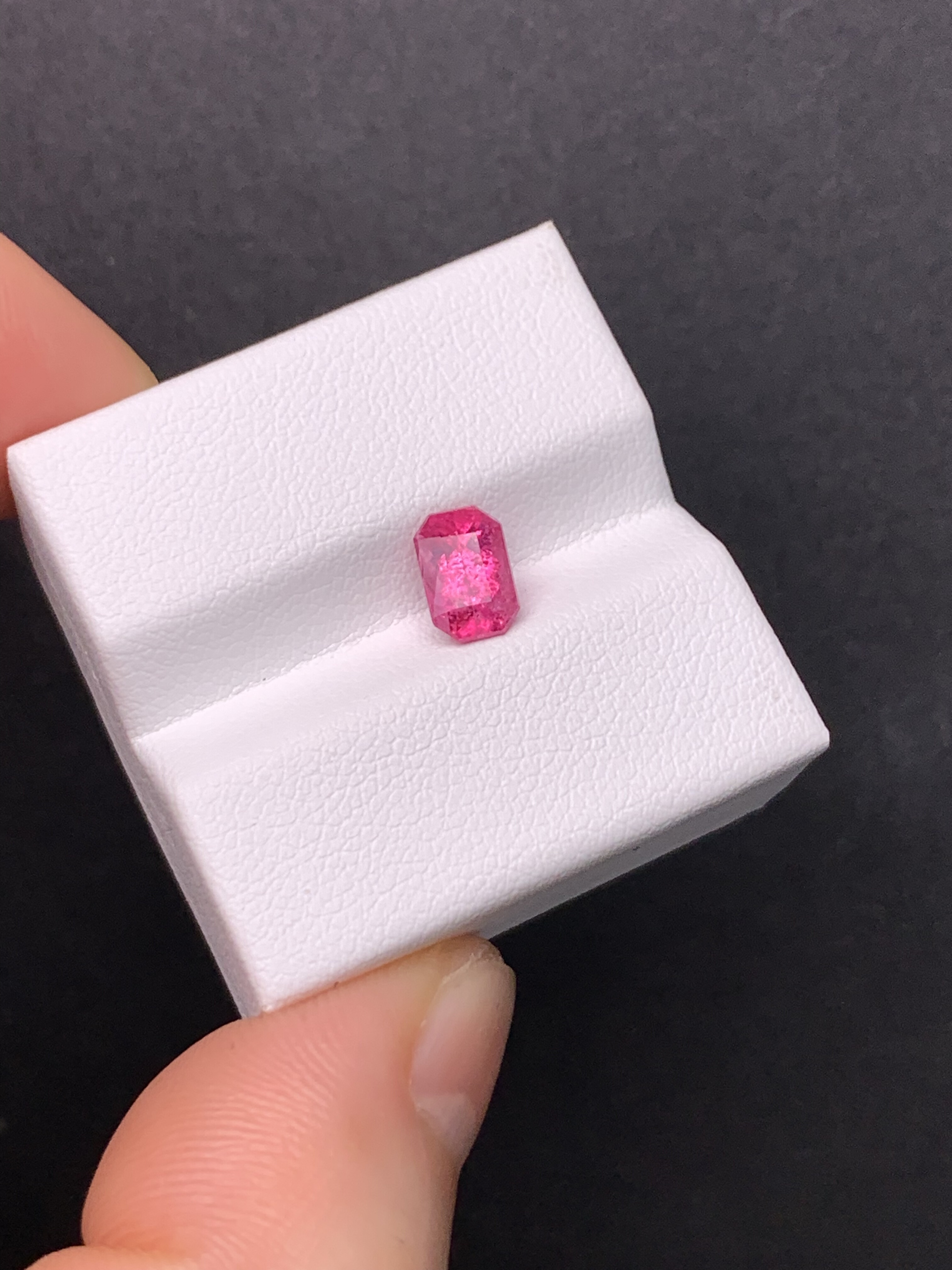 1.05克拉 坦桑尼亚天然无烧马亨盖尖晶石 热粉（0112）,珠宝/钻石/翡翠,其他,淘宝优惠券,粉丝福利购,淘宝优惠卷