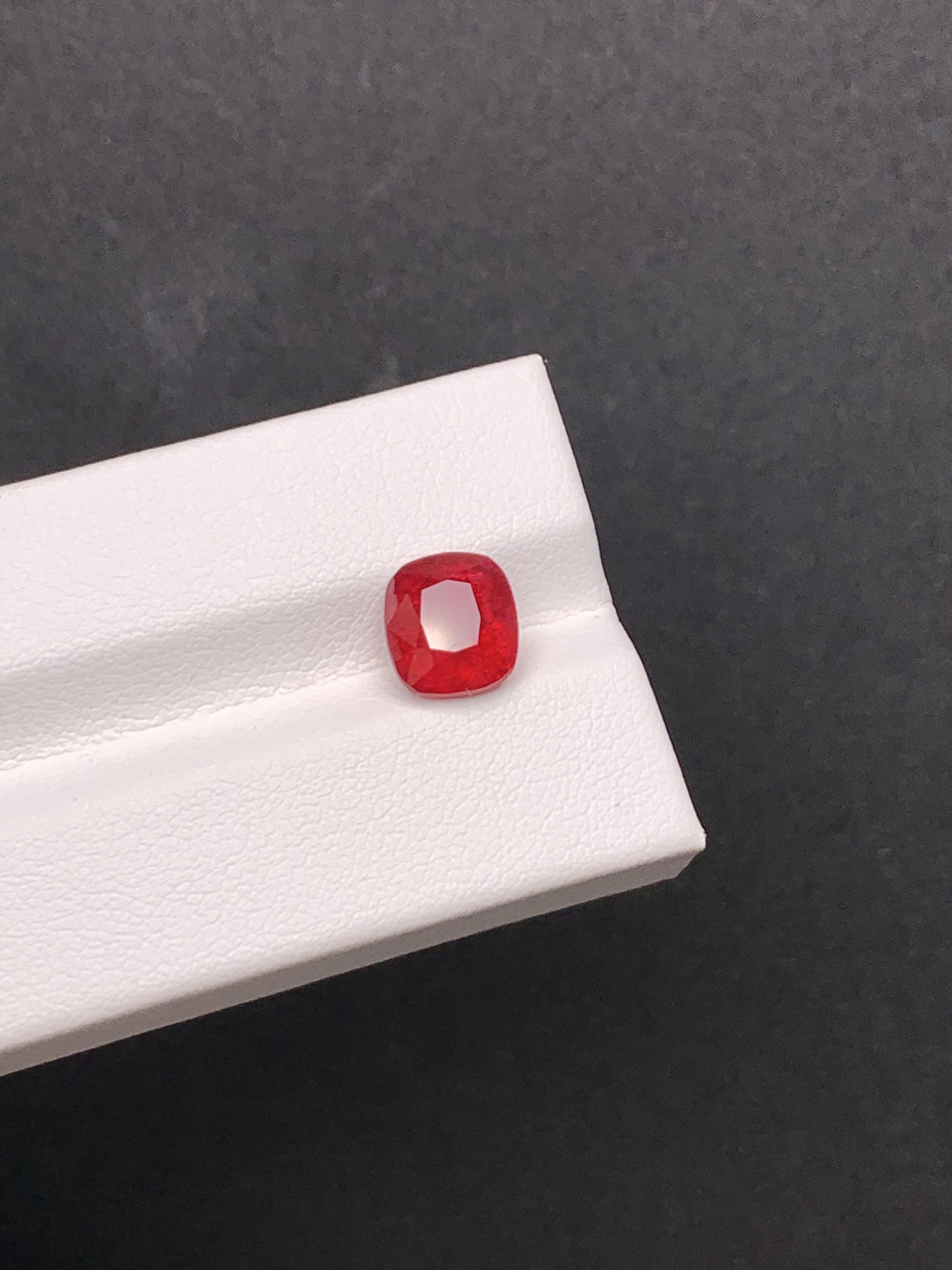 3.02克拉 缅甸天然无烧尖晶石 红宝色绝地武士（1116）