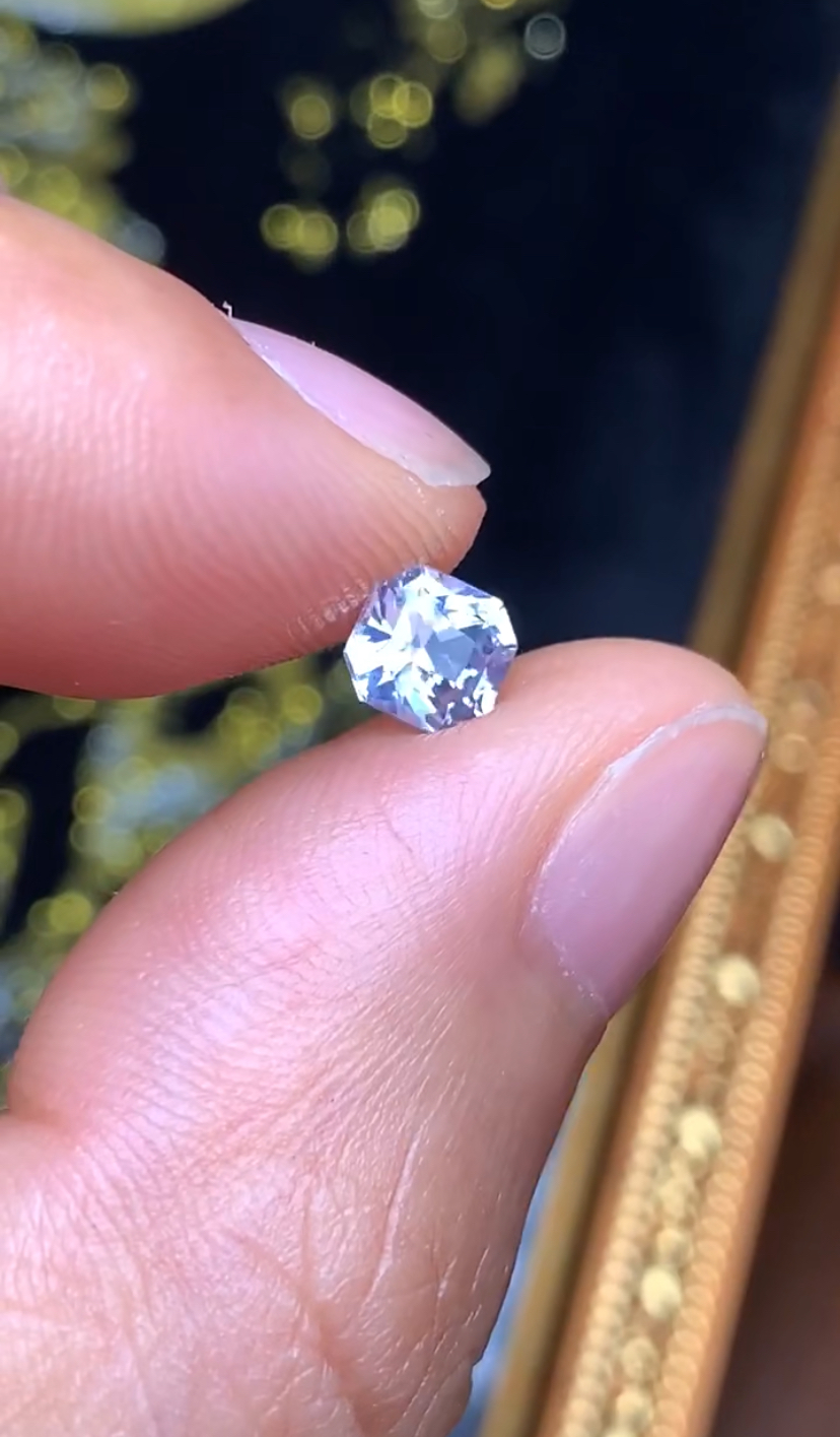 0.98克拉 斯里兰卡天然无烧梦幻冰川蓝蓝宝石 （1204）