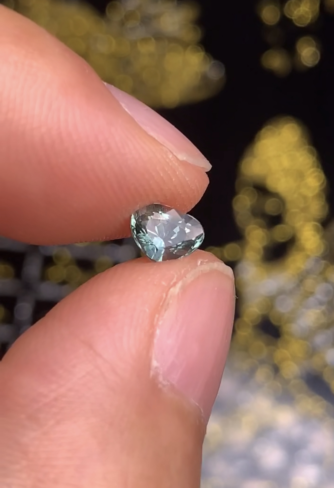 0.62克拉 斯里兰卡天然无烧湖水绿蓝宝石 （1128）