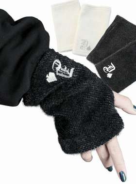 日本原宿风新deorart毛绒刺绣半指手套保暖防寒男女情侣学生手袖