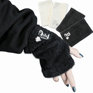 日本原宿风新deorart毛绒刺绣半指手套保暖防寒男女情侣学生手袖