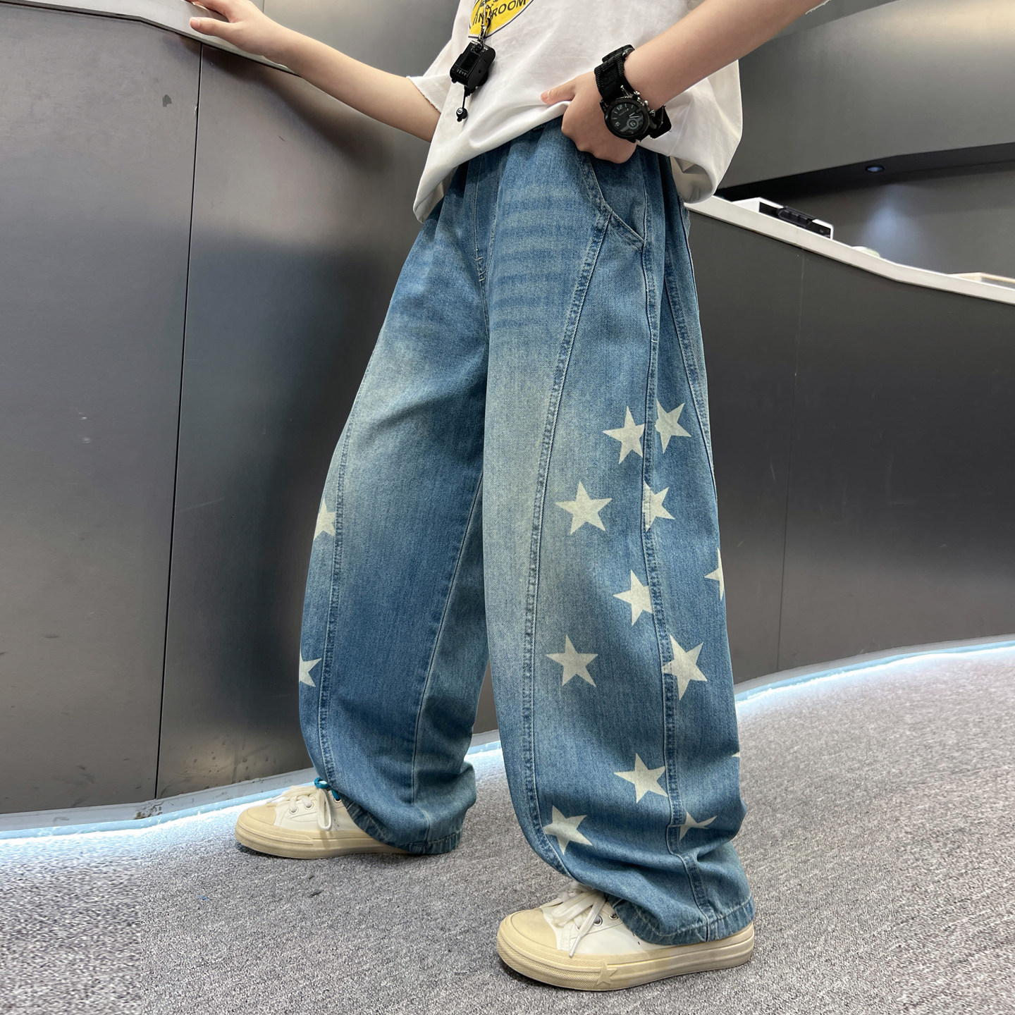 男童春夏季星星印花牛仔裤薄款长裤2026新款中大童儿童弯刀休闲裤