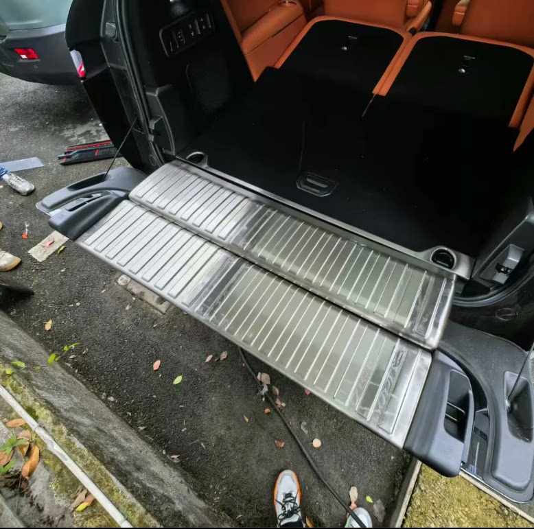 适用于领克900后护板后备尾箱护板装饰保护亮条金属防护板改装件