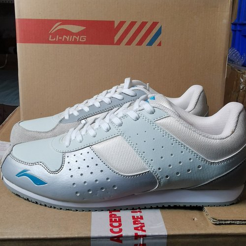 微瑕微脏儿童成人击剑鞋