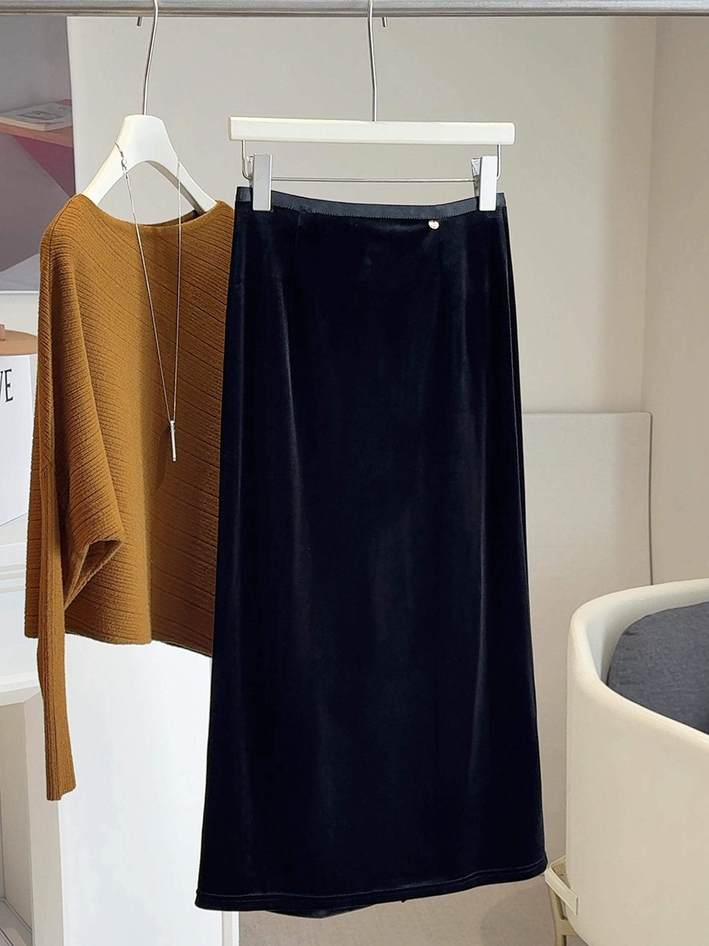 秋冬女装金丝绒半身裙女垂坠感修身显瘦包臀后开叉直筒裙下装