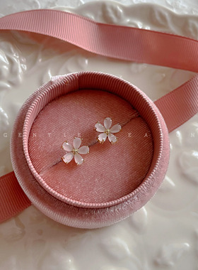 春日樱花。法式复古极简仙女清新浅粉锆石闪闪精致925银耳钉耳环