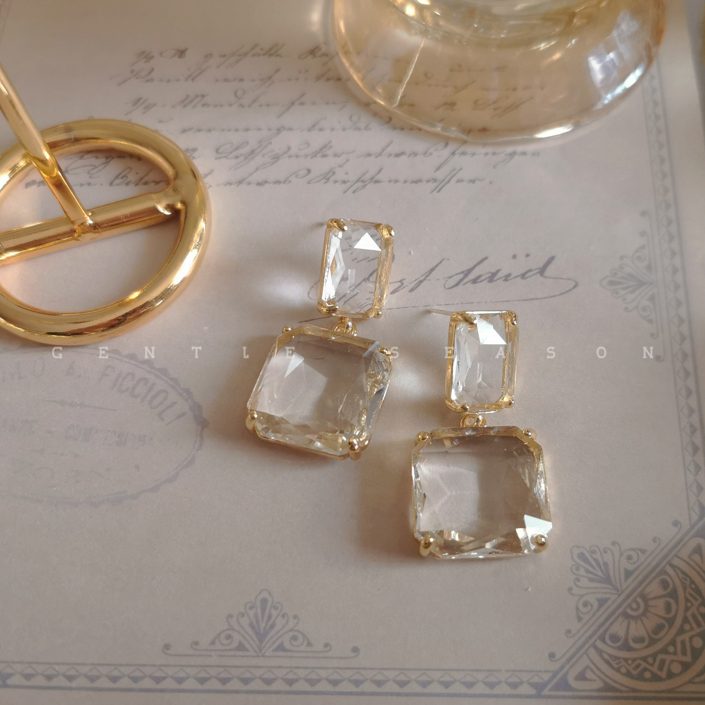 朗姆酒碎冰复古港风闪耀闪闪宝石