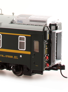 百万城CP01714青藏硬卧YW25T客运车厢成局成段676588带灯火车模型