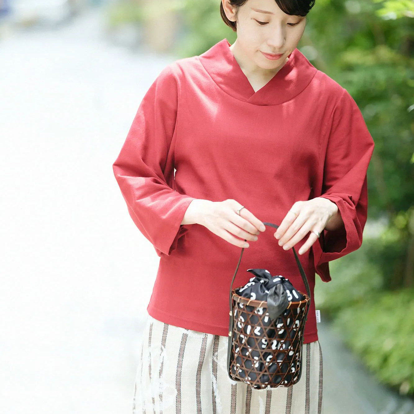 sousou代购日本京都设计师女宽松立V领上衣T恤高島縮和服袖臙脂色
