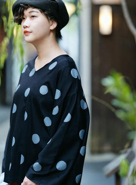 sousou代购日本京都设计师女宽松透气V领上衣T恤全棉宽袖黑波点