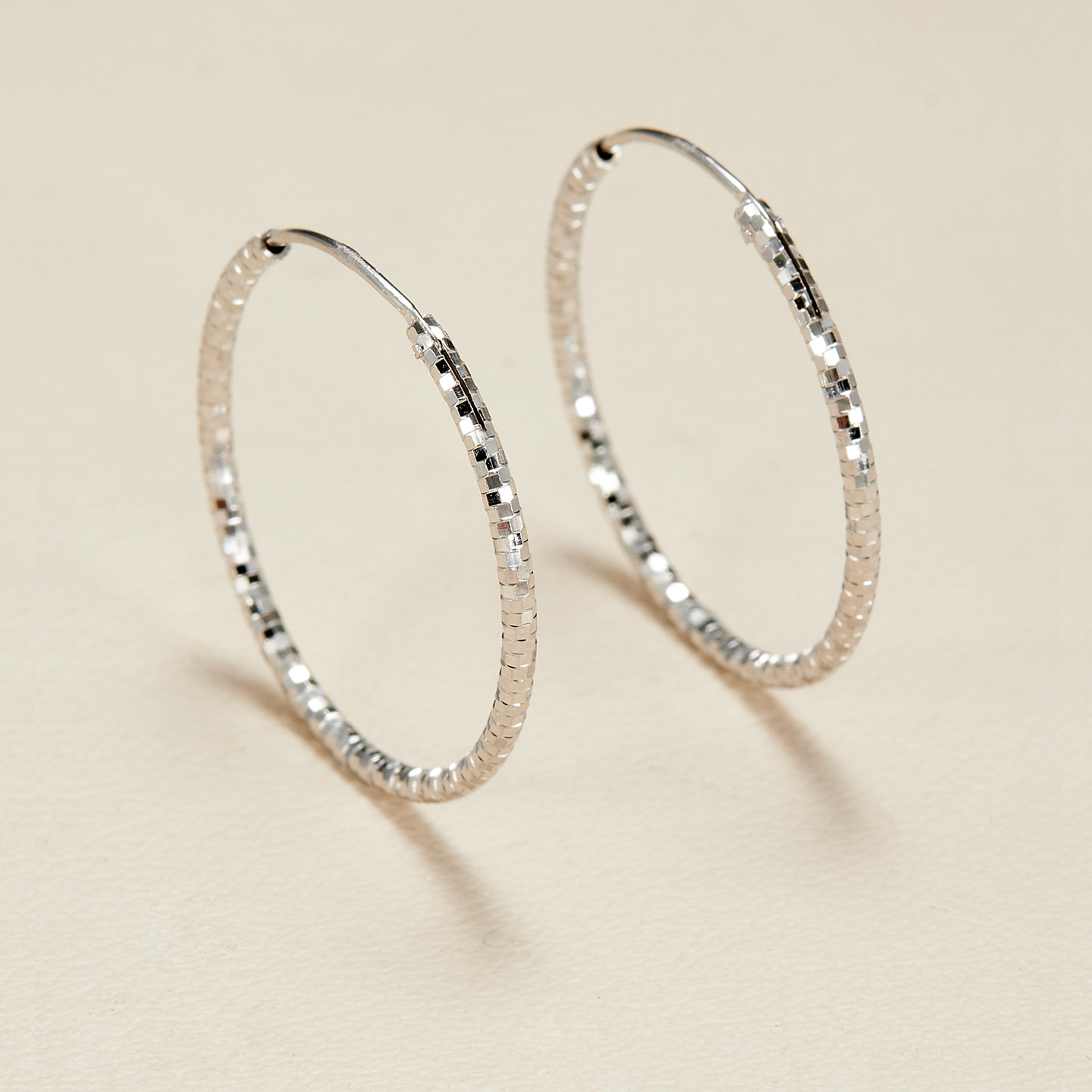 AHCHOO 静奢百搭碎冰冰超细圈大耳环S925纯银高级爆闪耳扣女HOOPS,饰品/流行首饰/时尚饰品新,银饰耳饰,淘宝优惠券,粉丝福利购,淘宝优惠卷