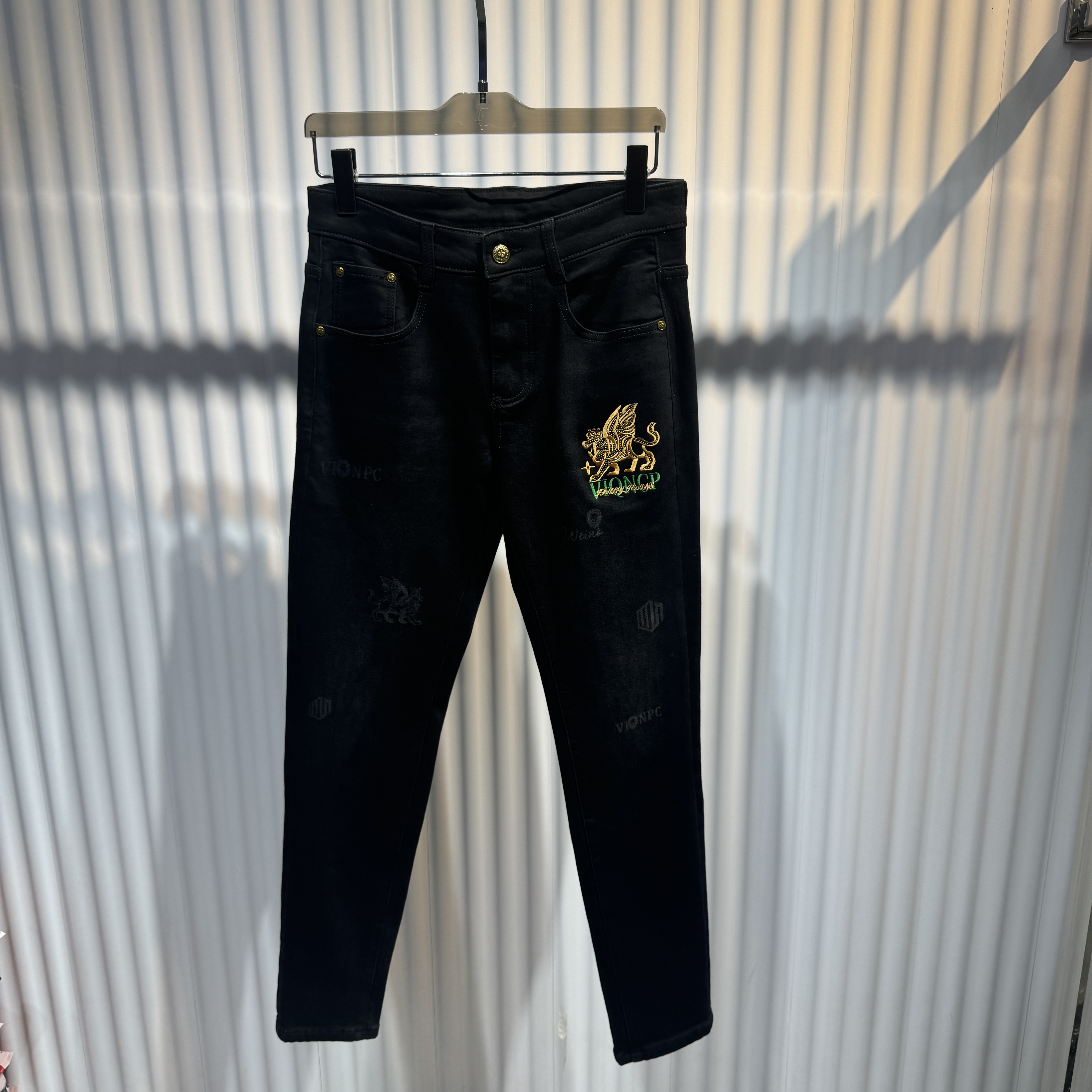 25新黑色刺绣牛仔裤修身百搭