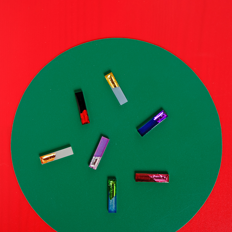 金箔小巧风短发圆脸糖果色耳钉