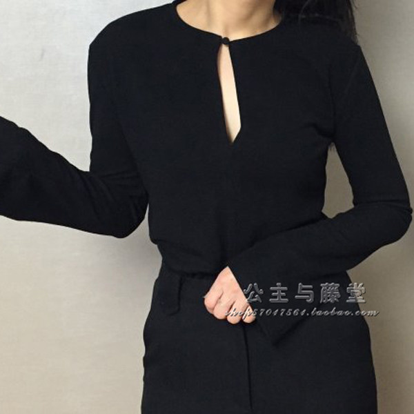 大码女装2022新领口镂空小性感黑色弹力修身打底衫喇叭袖长袖T恤
