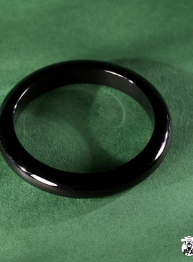 54.5mm圈口纯墨黑青籽料手镯