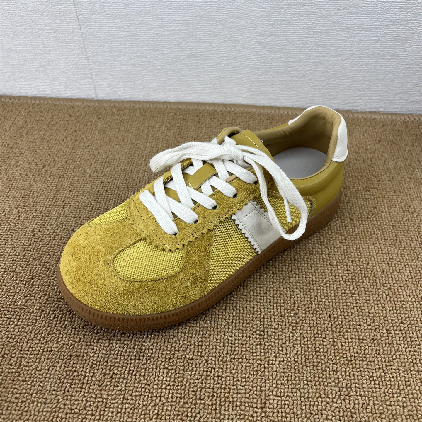 断码处理真皮德训鞋女