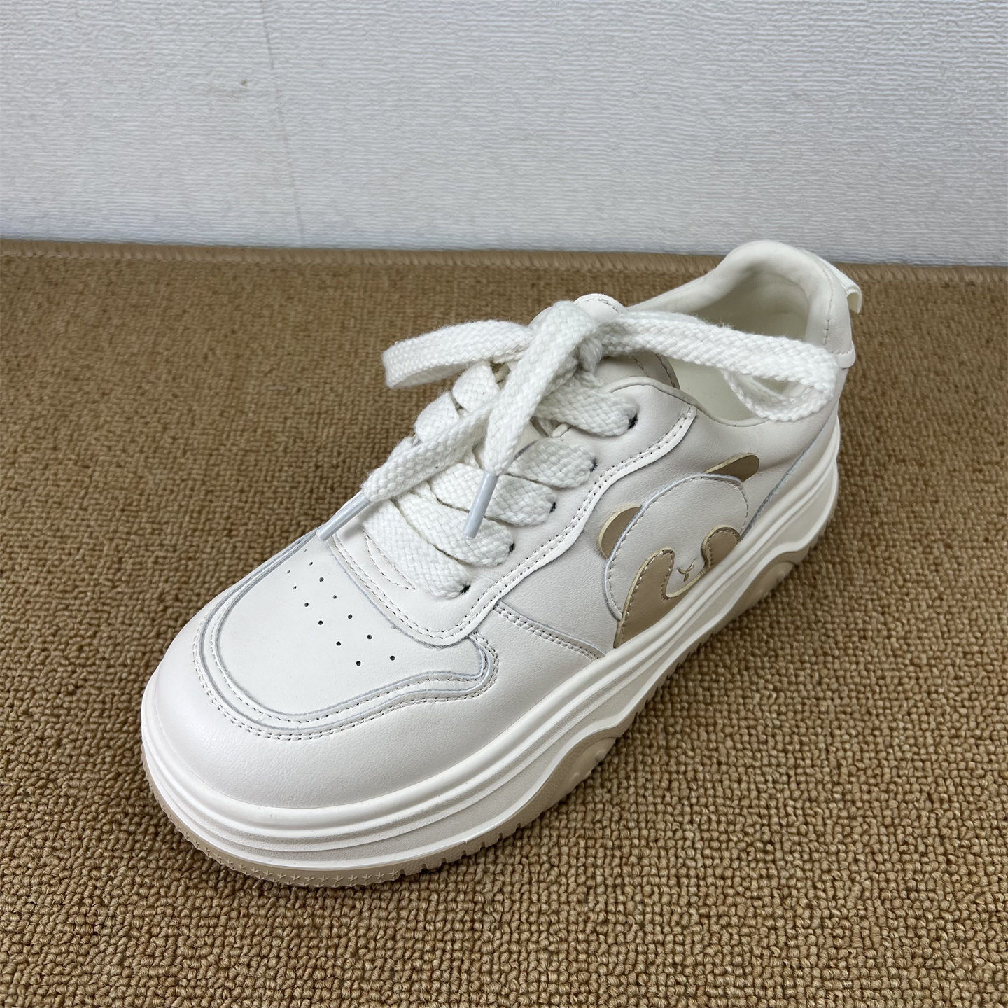 真皮学院风小白鞋女韩版厚底系带休闲板鞋百搭潮流简约鞋胶粘工艺,女鞋,休闲板鞋,淘宝优惠券,粉丝福利购,淘宝优惠卷